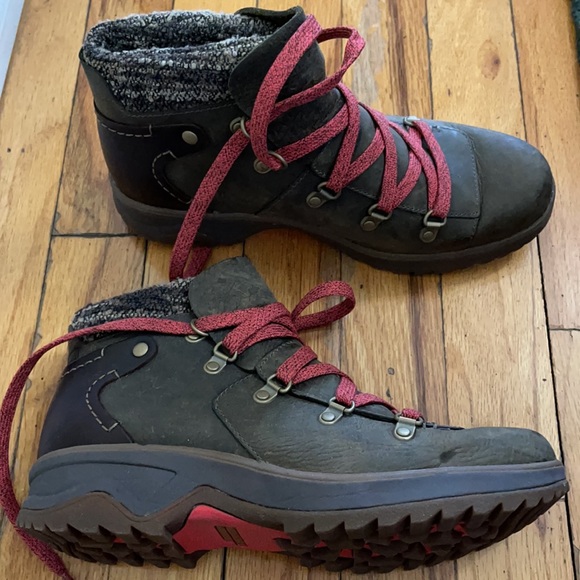 Women winter and hikers shoes - Picture 2 of 8